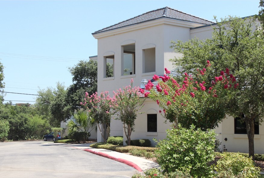 116 Gallery Cir, San Antonio, TX for lease - Building Photo - Image 2 of 5