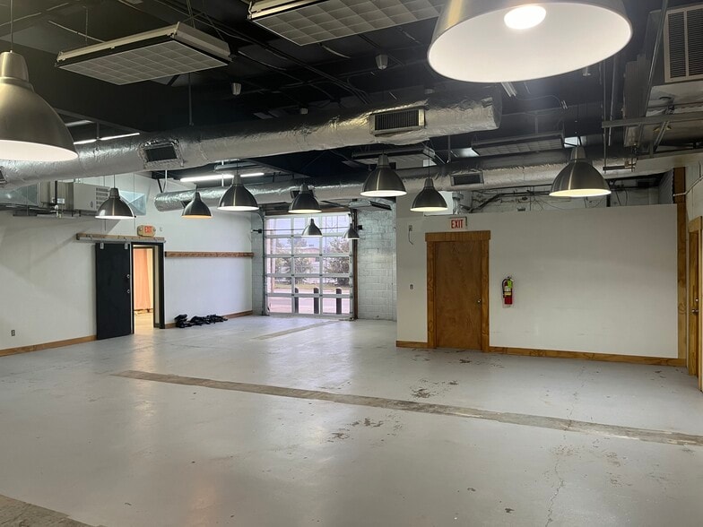 7301 N Classen Blvd, Oklahoma City, OK for lease - Interior Photo - Image 2 of 6