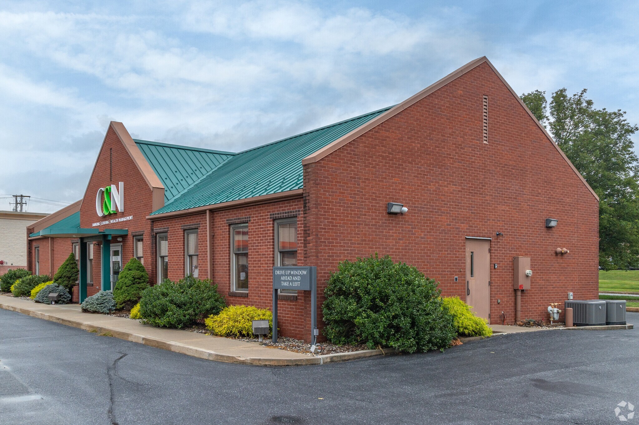 2098 Spring Valley Rd, Lancaster, PA for sale Primary Photo- Image 1 of 1