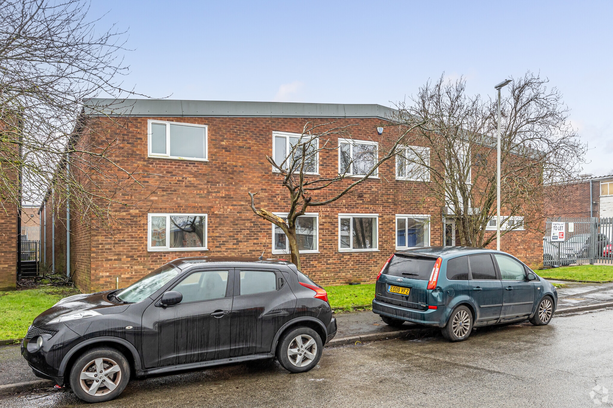 25-27 Bilton Way, Luton for sale Primary Photo- Image 1 of 1