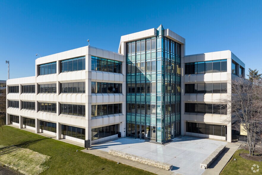 747 E 22nd St, Lombard, IL for lease - Building Photo - Image 1 of 1