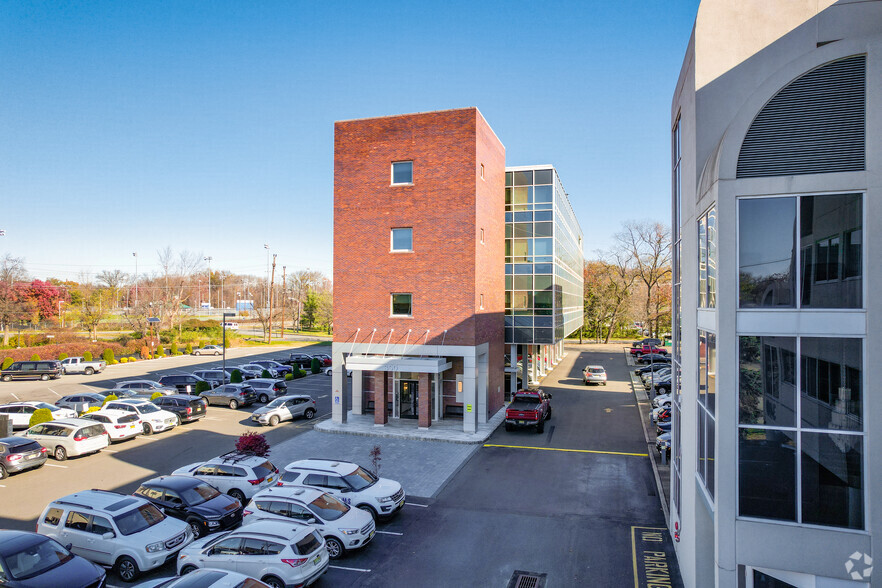 350 W Passaic St, Rochelle Park, NJ for lease - Building Photo - Image 1 of 8