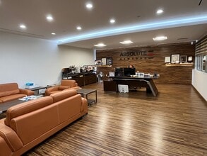 19 Harbor Park Dr, Port Washington, NY for lease Interior Photo- Image 2 of 8