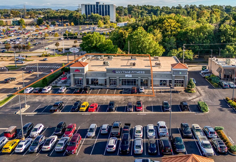 7804-7808 Montvue Center Way, Knoxville, TN for sale Building Photo- Image 1 of 5