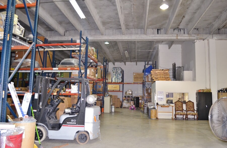 10405 NW 37th Ter, Doral, FL for lease - Building Photo - Image 2 of 18