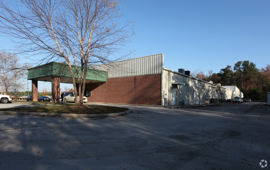 1570-1584 Williamson Rd, Griffin, GA for lease - Building Photo - Image 3 of 7