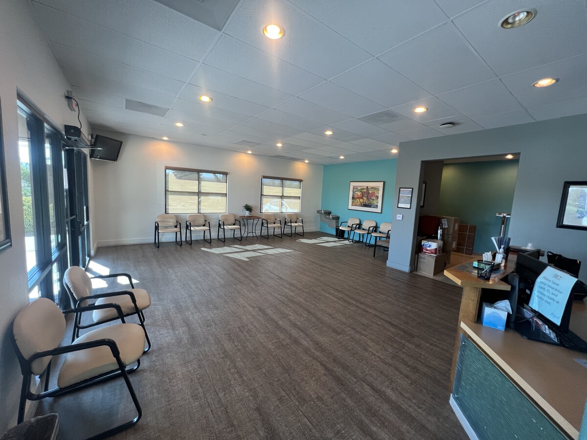 516 E Whitehouse Canyon Rd, Green Valley, AZ 85614 - Unit 5-7 -  - Lobby - Image 1 of 6