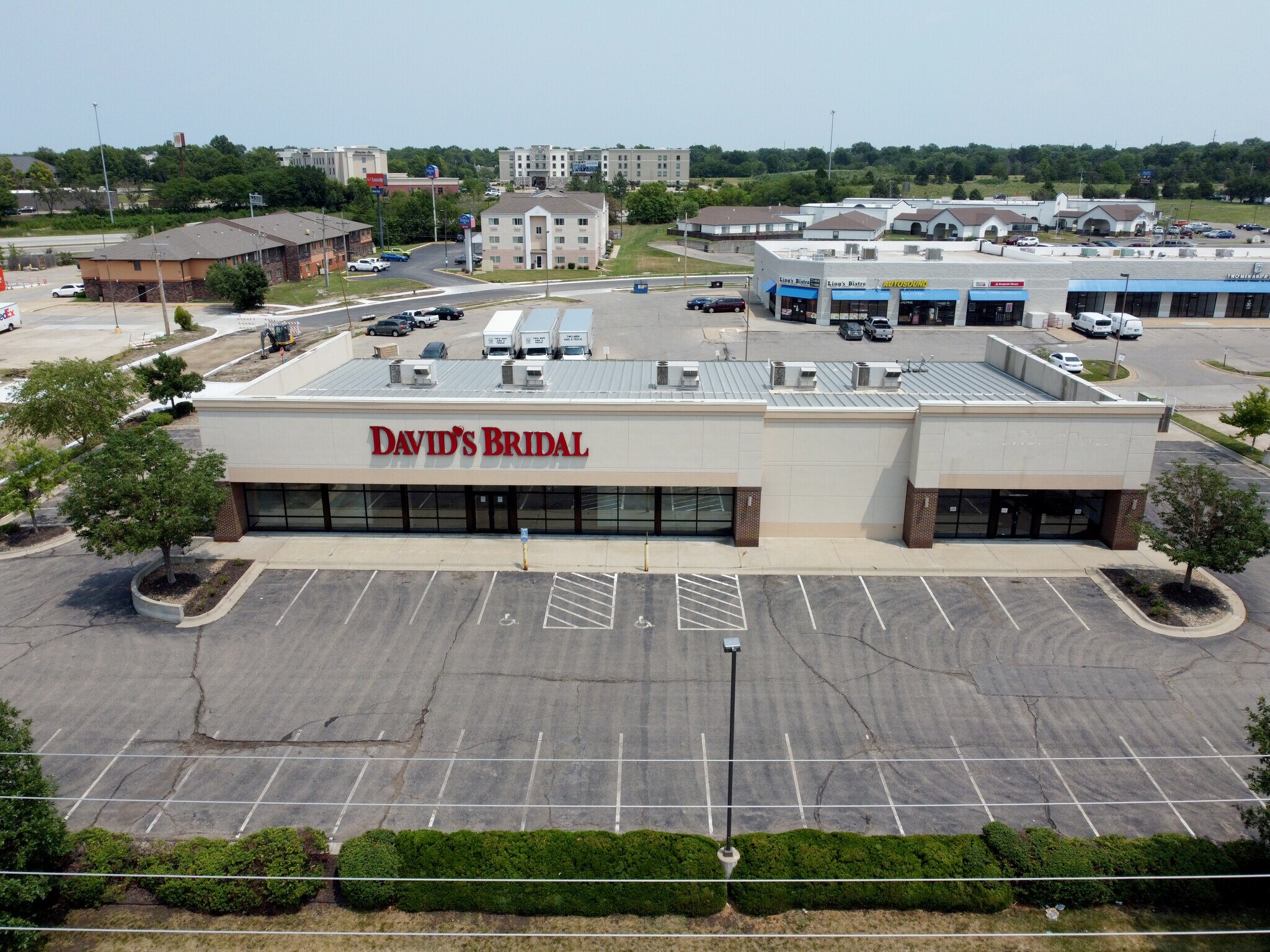 1530 SW Wanamaker Rd, Topeka, KS for sale Building Photo- Image 1 of 1