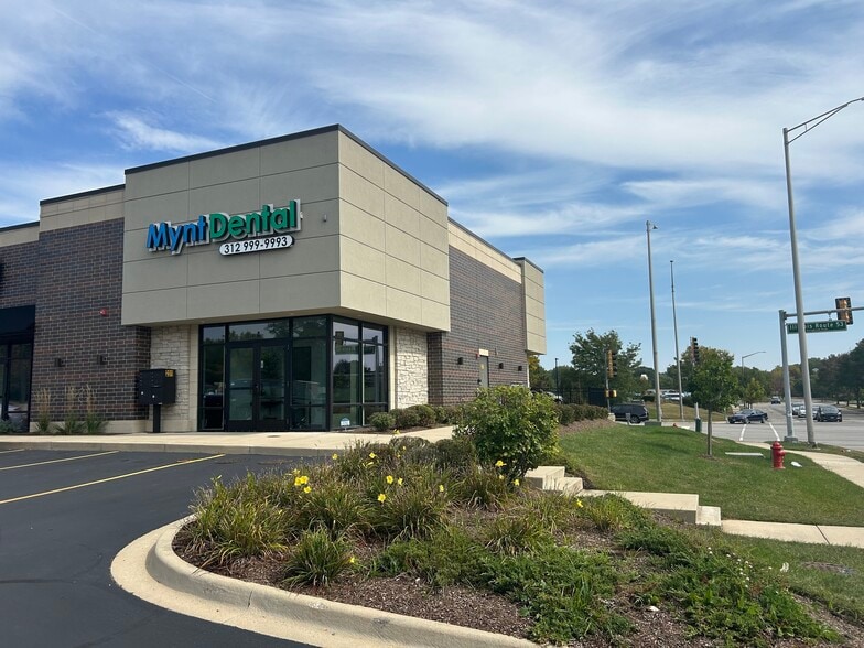 231 N Bolingbrook Dr, Bolingbrook, IL for lease - Building Photo - Image 2 of 6