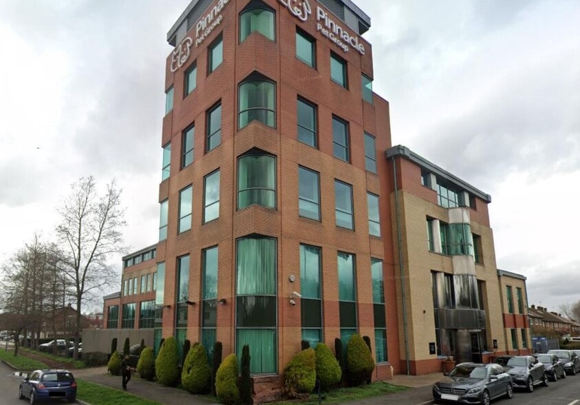 Stangate Cres, Borehamwood for sale - Building Photo - Image 1 of 1