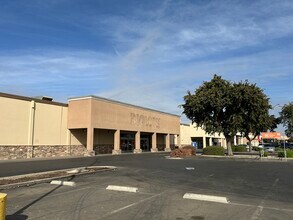 2525 S Mooney Blvd, Visalia, CA for lease Building Photo- Image 1 of 2