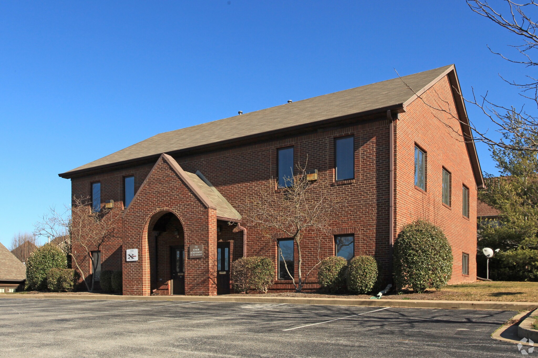 709-711 Millpond Rd, Lexington, KY for sale Primary Photo- Image 1 of 1