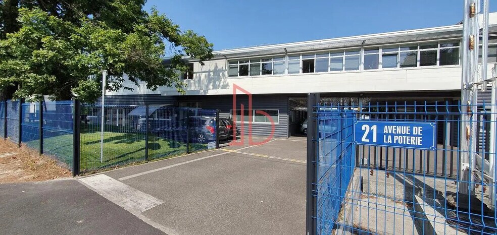 Office in Gradignan for lease - Building Photo - Image 2 of 6