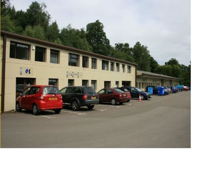 Monks Walk, Farnham for lease - Building Photo - Image 2 of 4