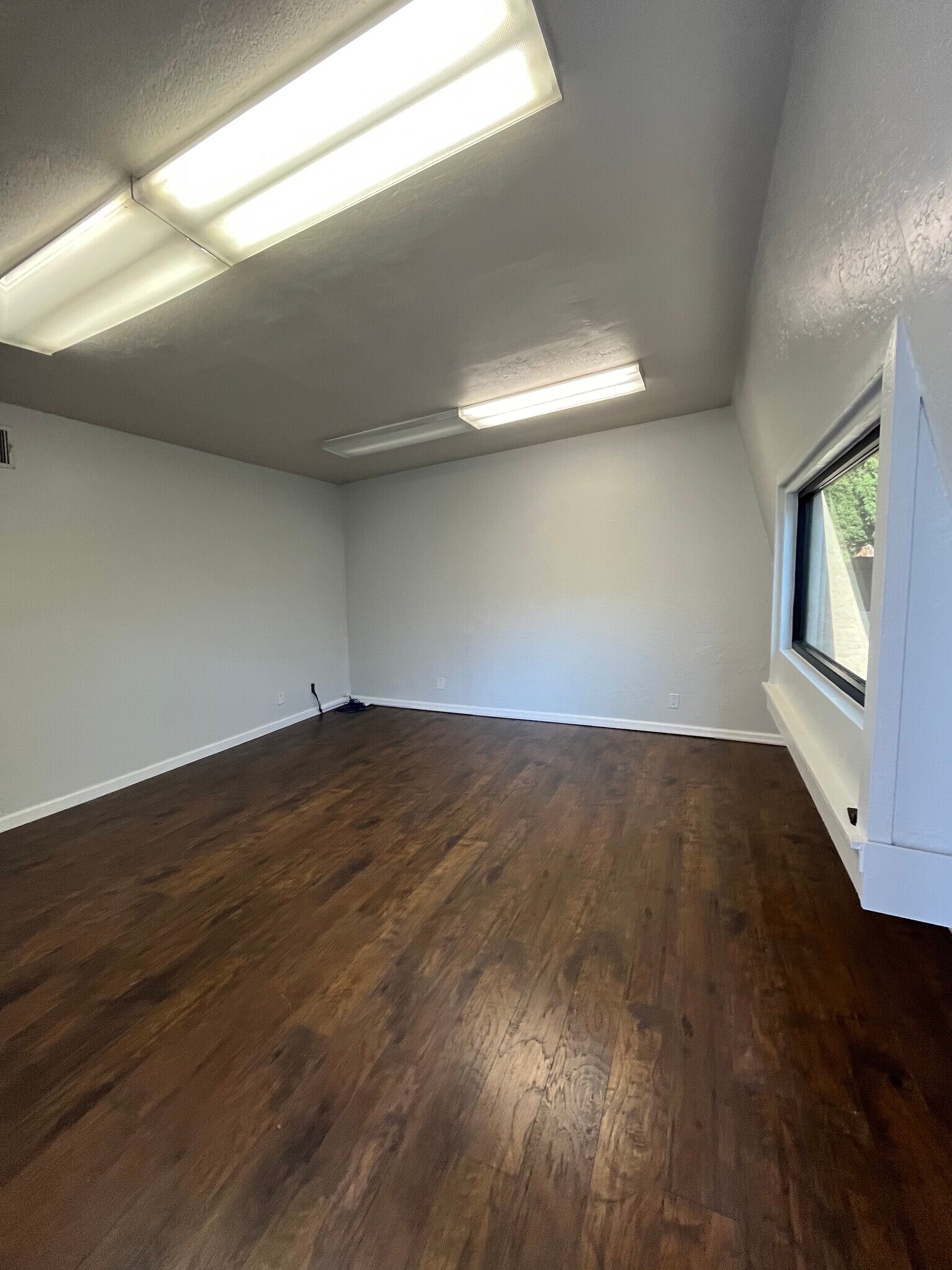 7733 Palm St, Lemon Grove, CA for lease Interior Photo- Image 1 of 5
