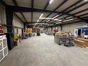 110 Connelly, San Antonio, TX for lease Interior Photo- Image 2 of 4