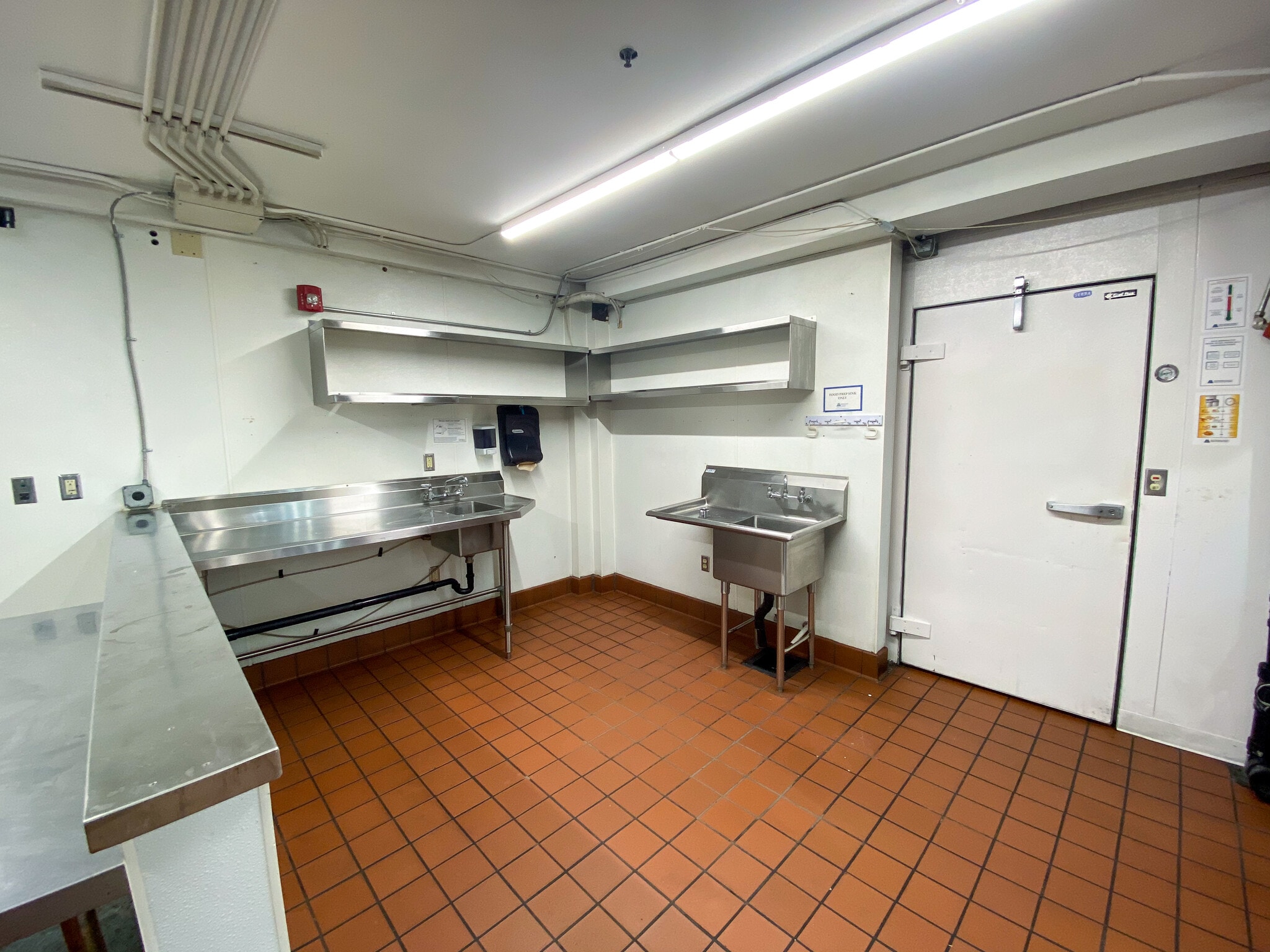 1717 NE 42nd Ave, Portland, OR for lease Interior Photo- Image 1 of 9