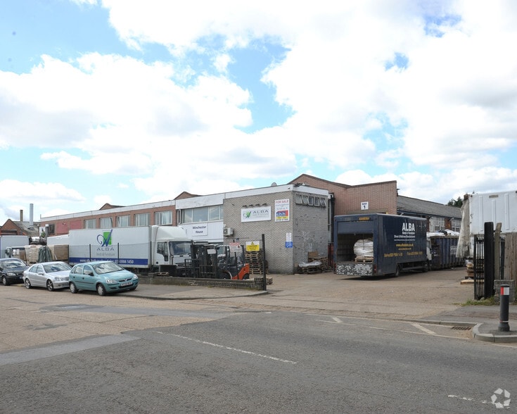 Unit 2 Arisdale Ave, South Ockendon for sale - Primary Photo - Image 1 of 1