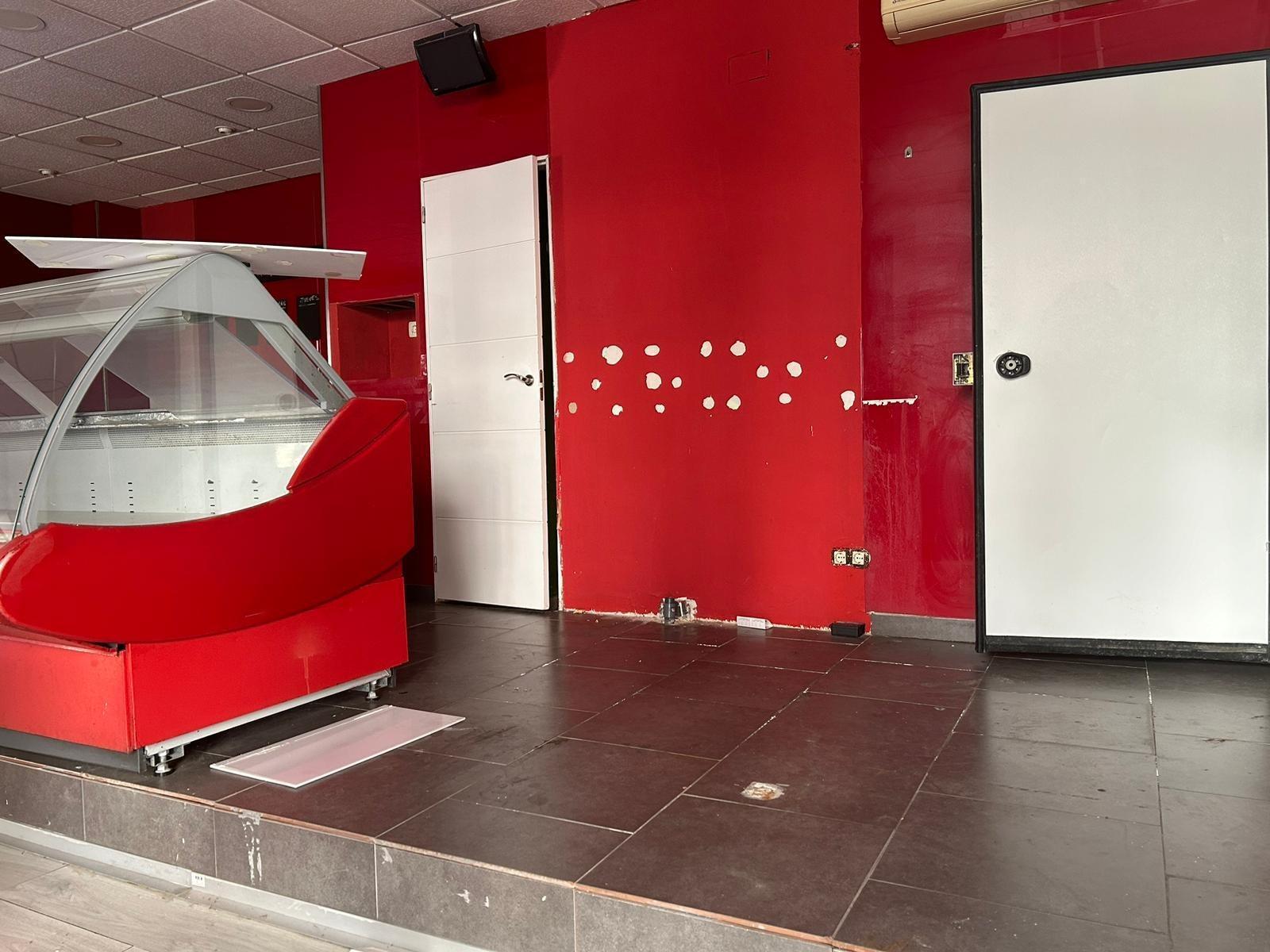 Retail in Cáceres for lease Building Photo- Image 1 of 6