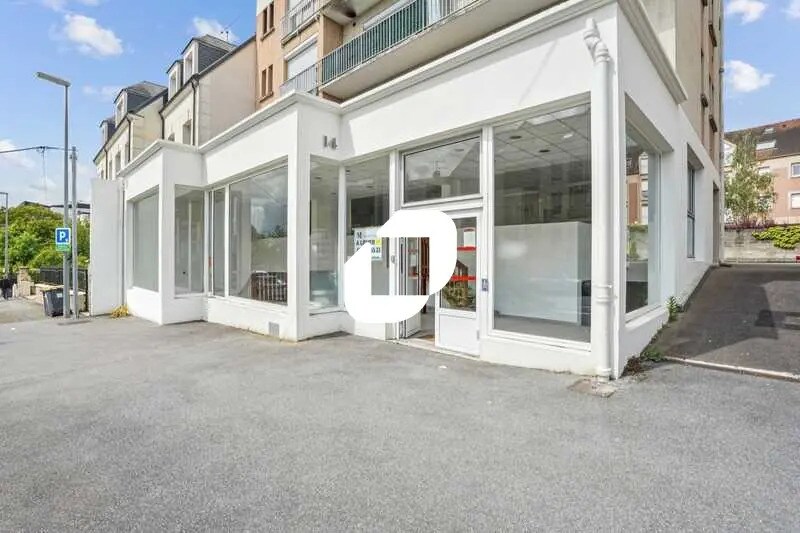 Office in Palaiseau for lease - Building Photo - Image 1 of 14