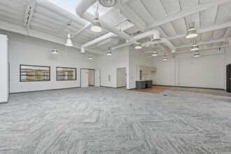 11555 Sorrento Valley Rd, San Diego, CA for lease Interior Photo- Image 2 of 8