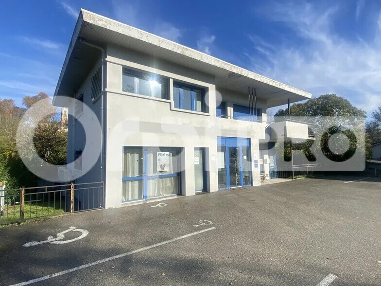 Office in Montauban for lease - Building Photo - Image 1 of 8
