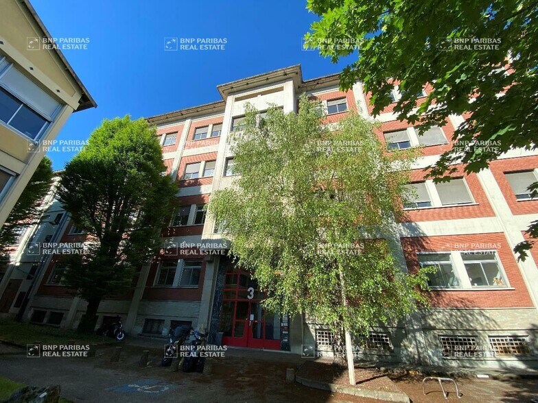 Office in Lyon for lease - Building Photo - Image 1 of 11