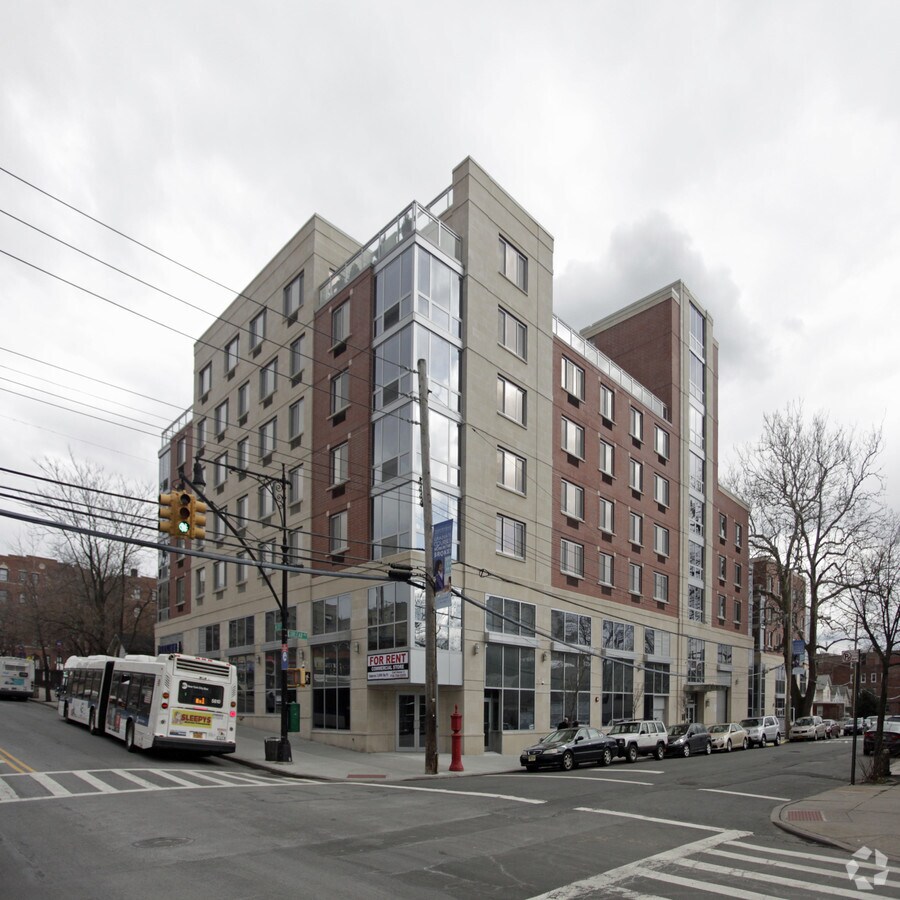 3050 Corlear Ave, Bronx, NY 10463