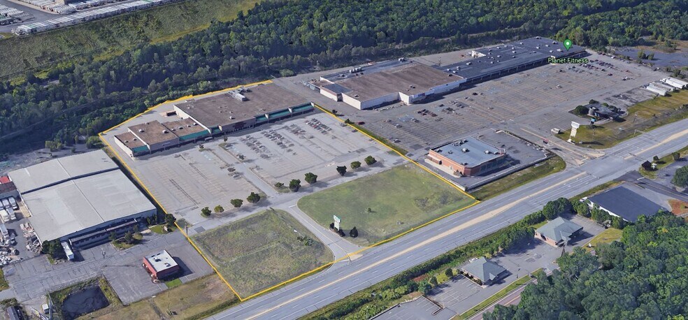 2000 2080 N Township Blvd Pittston Pa 18640 Pittston Plaza Loopnet Com