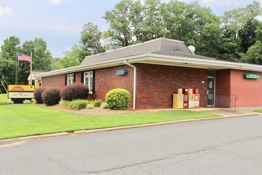 118 W Main St, Locust, NC for sale - Building Photo - Image 1 of 1