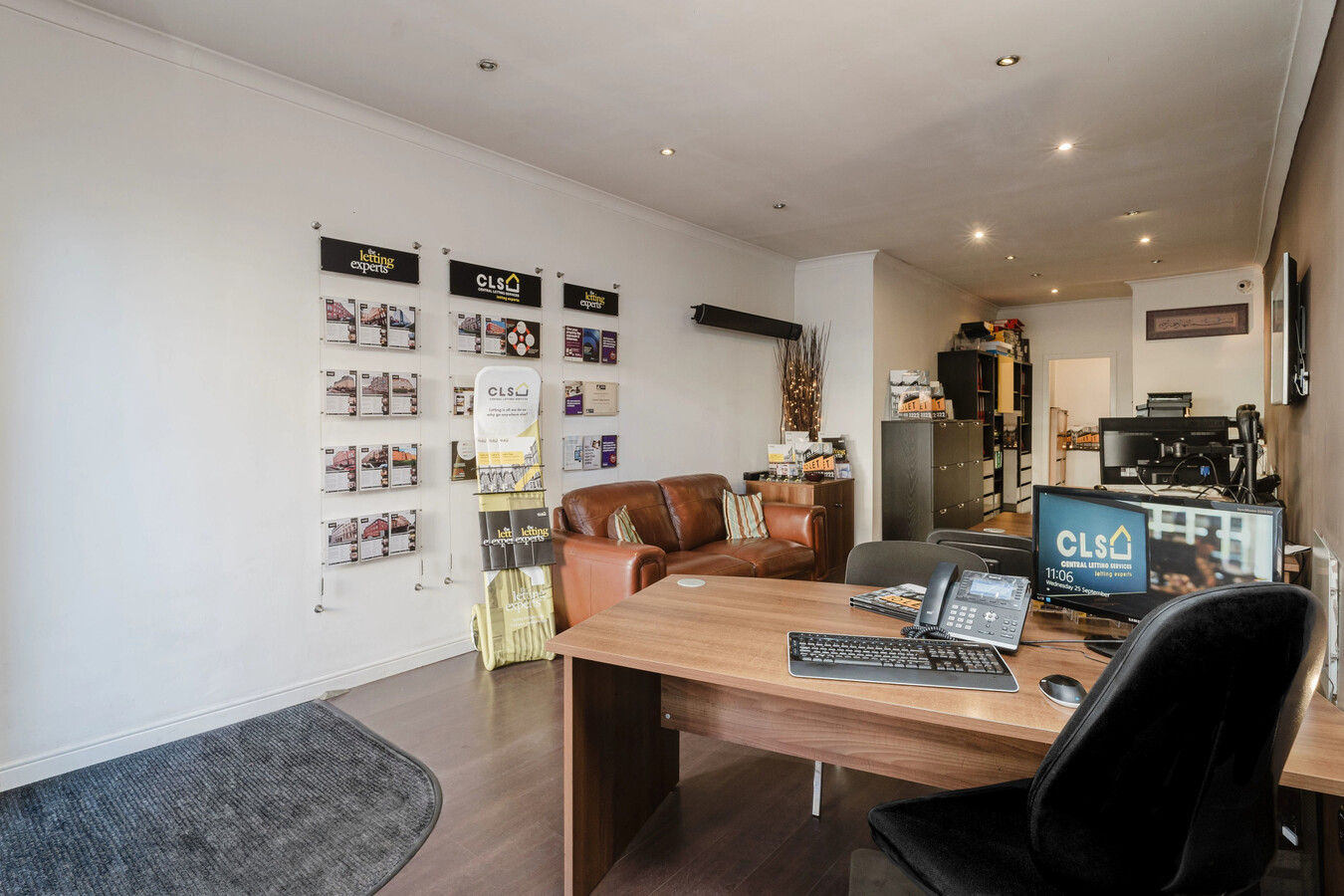 737 Pollokshaws Rd, Glasgow, GLG G41 2AA - Unit 737 -  - Interior Photo - Image 1 of 6