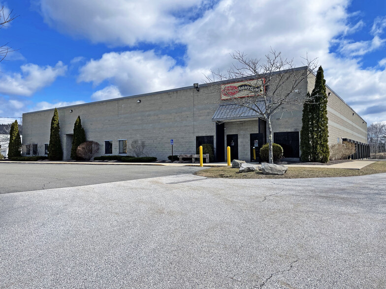 3 Eastpoint Dr, Hooksett, NH for sale - Building Photo - Image 1 of 1