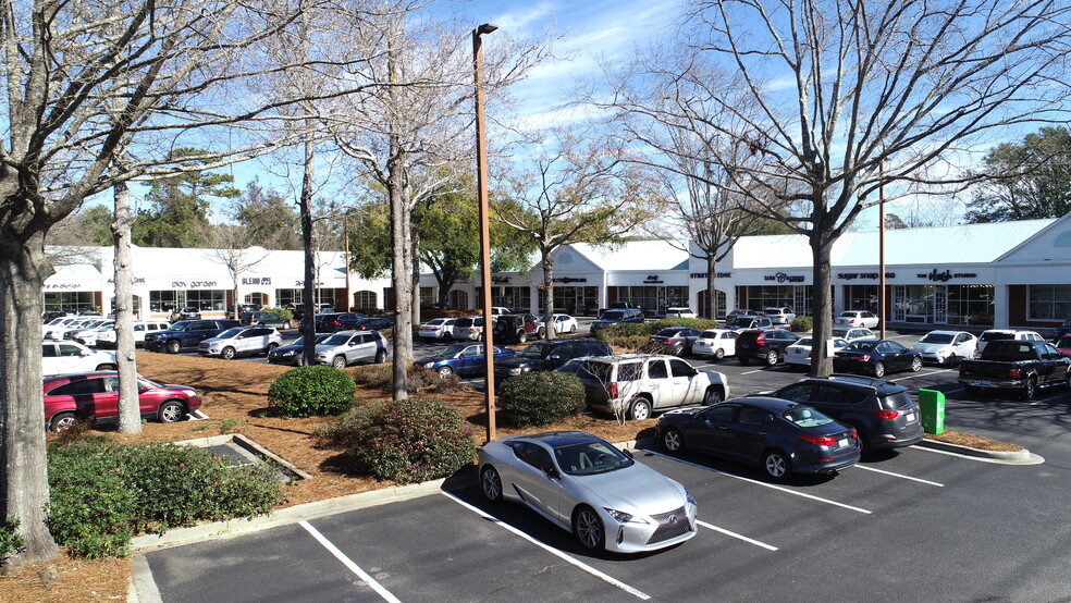 320 W Coleman Blvd, Mt Pleasant, SC for lease - Building Photo - Image 1 of 2