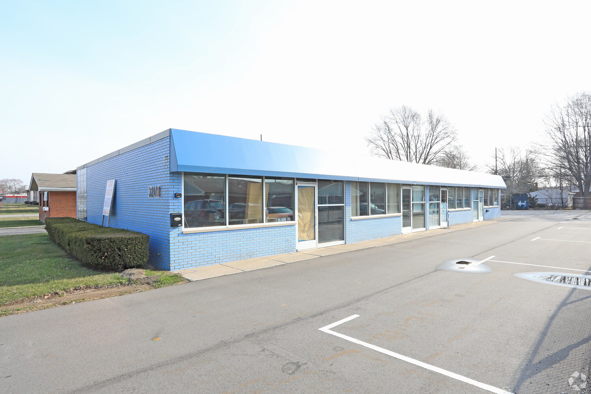 32480 Mound Rd, Warren, MI 48092