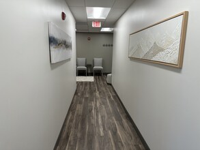 1945 Old Gallows Rd, Vienna, VA for lease Building Photo- Image 1 of 10