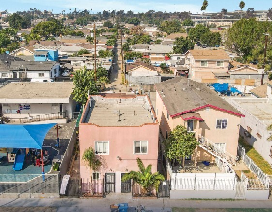 11813 S Main St, Los Angeles, CA for sale - Building Photo - Image 2 of 5