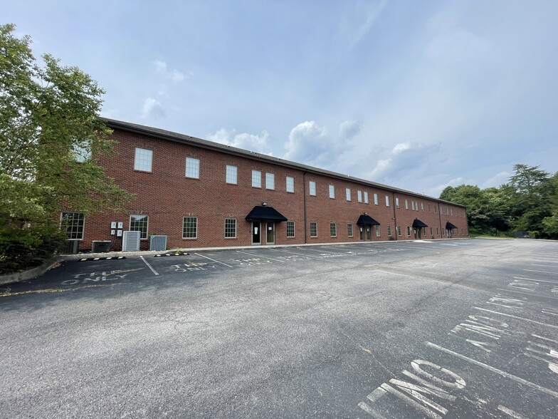 410 Montbrook Ln, Knoxville, TN for sale - Building Photo - Image 1 of 2