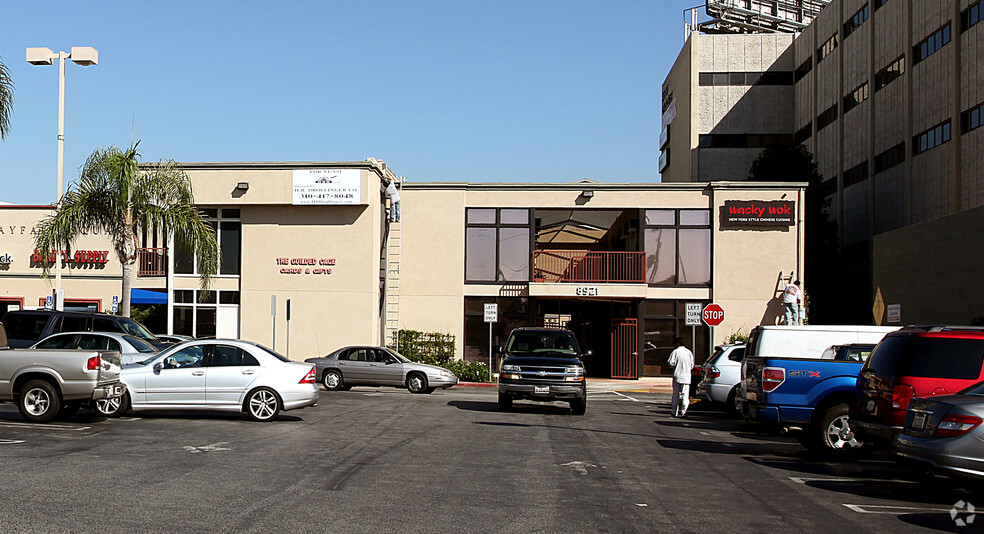 8919-8923 S Sepulveda Blvd, Los Angeles, CA for lease - Building Photo - Image 3 of 9