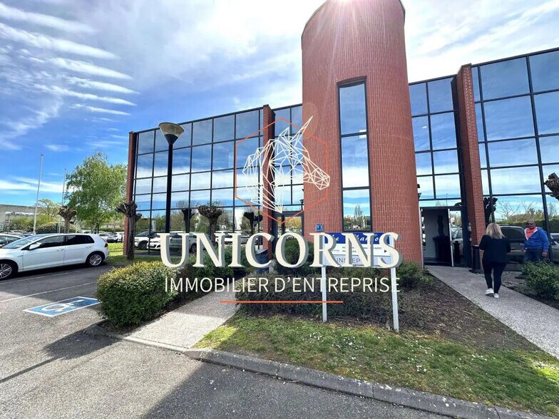 Office in Toulouse for lease - Building Photo - Image 1 of 6