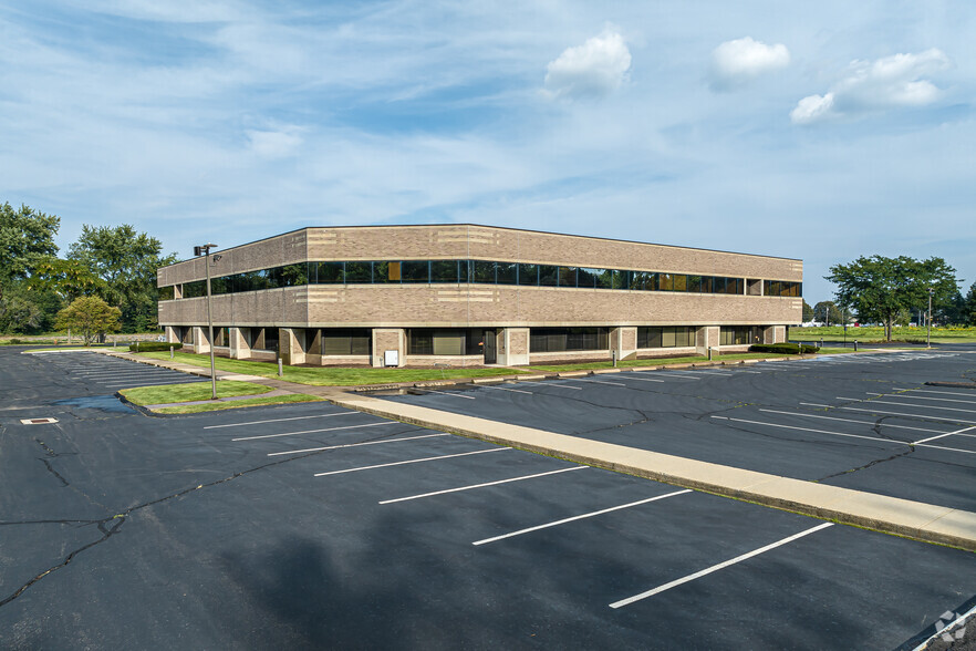 2 Gateway Blvd, East Granby, CT for lease - Building Photo - Image 2 of 22