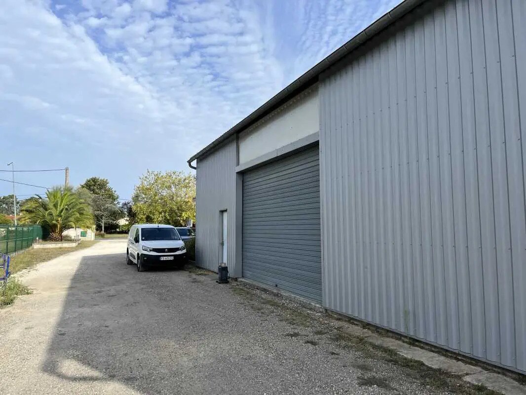 Flex in Saint-André-de-Cubzac for sale Building Photo- Image 1 of 7