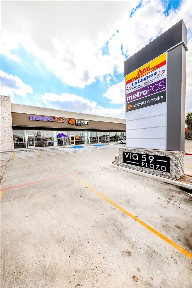 2419 E Saunders St, Laredo, TX 78041 VIA 59