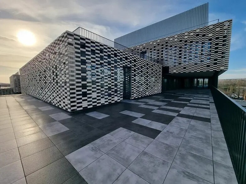 Office in Labège for lease - Building Photo - Image 1 of 7