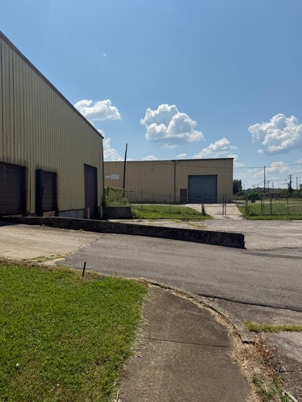 3335 35th Ave N, Birmingham, AL for lease - Building Photo - Image 3 of 33
