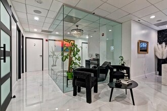 99 N La Cienega Blvd, Beverly Hills, CA for lease Interior Photo- Image 2 of 9