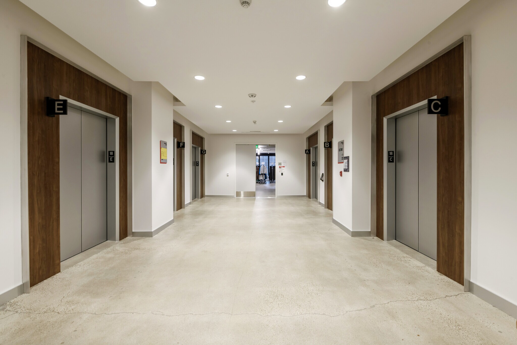 700 S Flower St, Los Angeles, CA for lease Interior Photo- Image 1 of 25