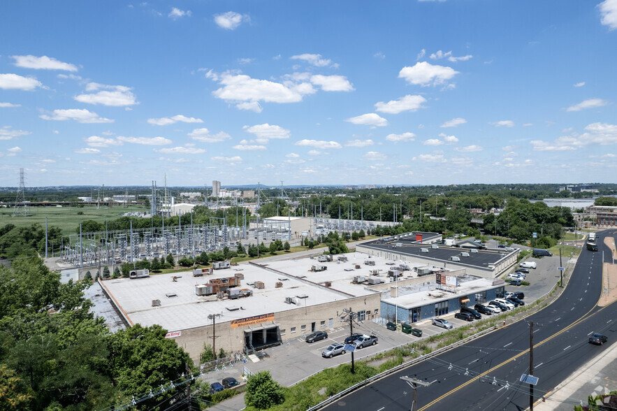 501 Broad Ave, Ridgefield, NJ for lease - Building Photo - Image 1 of 2