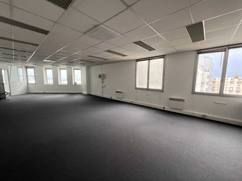 Office in Pantin for lease - Interior Photo - Image 2 of 6