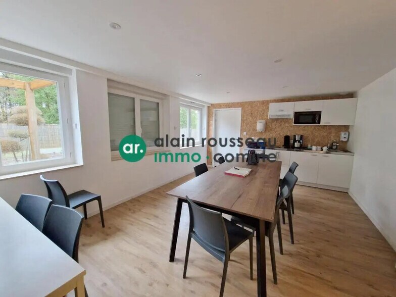 Flex in Le Plessis-Grammoire for lease - Interior Photo - Image 3 of 4