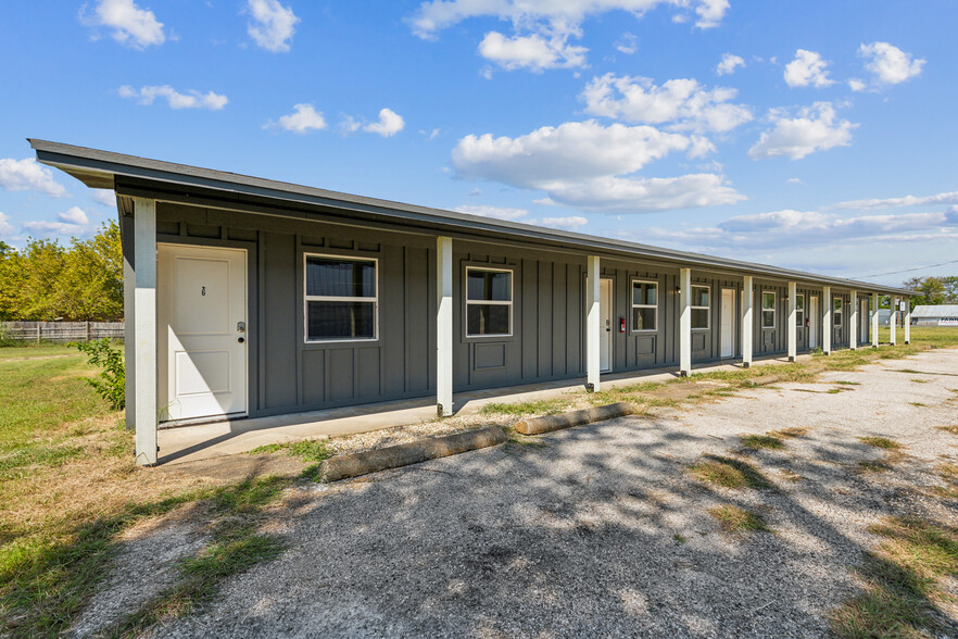 908 E Jefferson Ave, Whitney, TX for sale - Primary Photo - Image 1 of 14